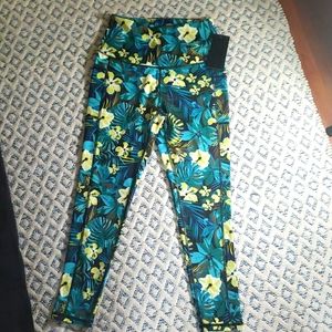 Tropical Flowery capri high rise spandex legging Small